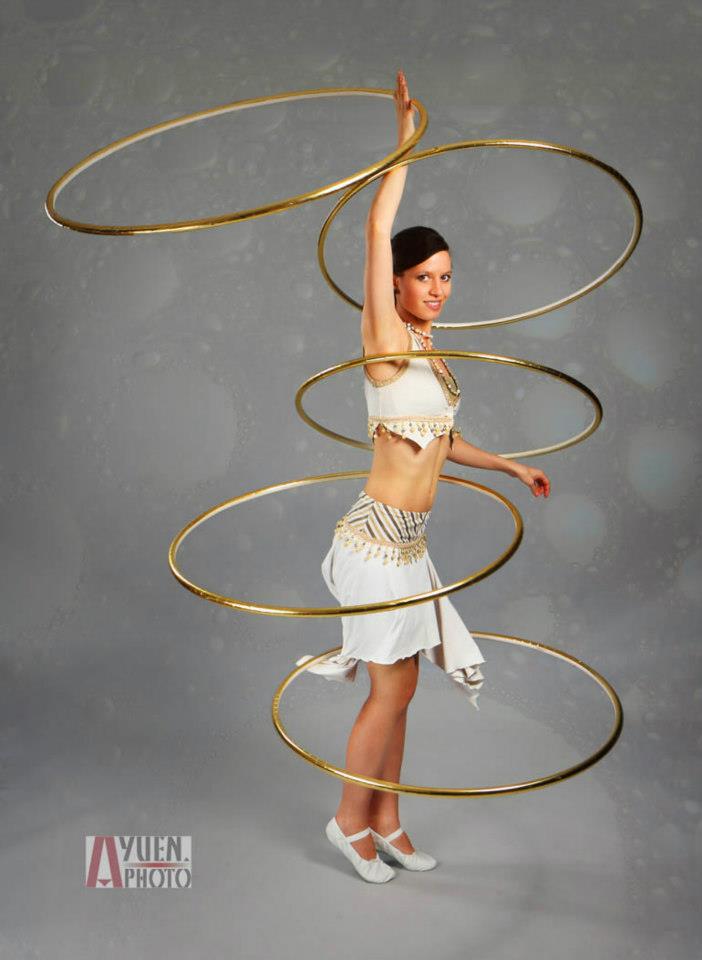 hula-hoop-act